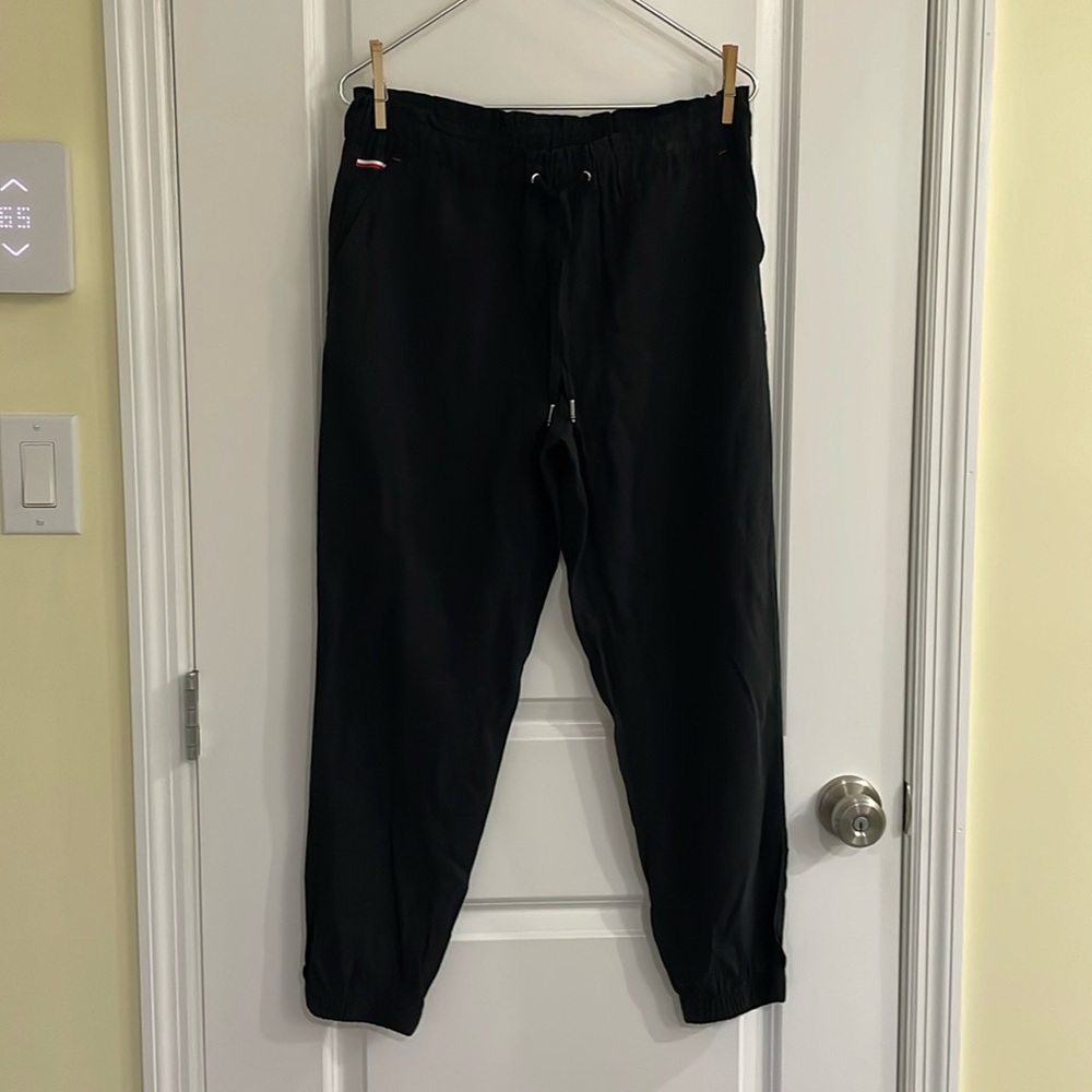 Great condition Tommy Hilfiger pants